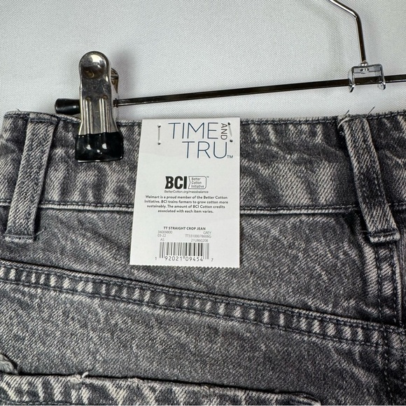 Time and Tru Faded Black Mis Rise Straight Leg Cropped Jeans 6 - Picture 5 of 5